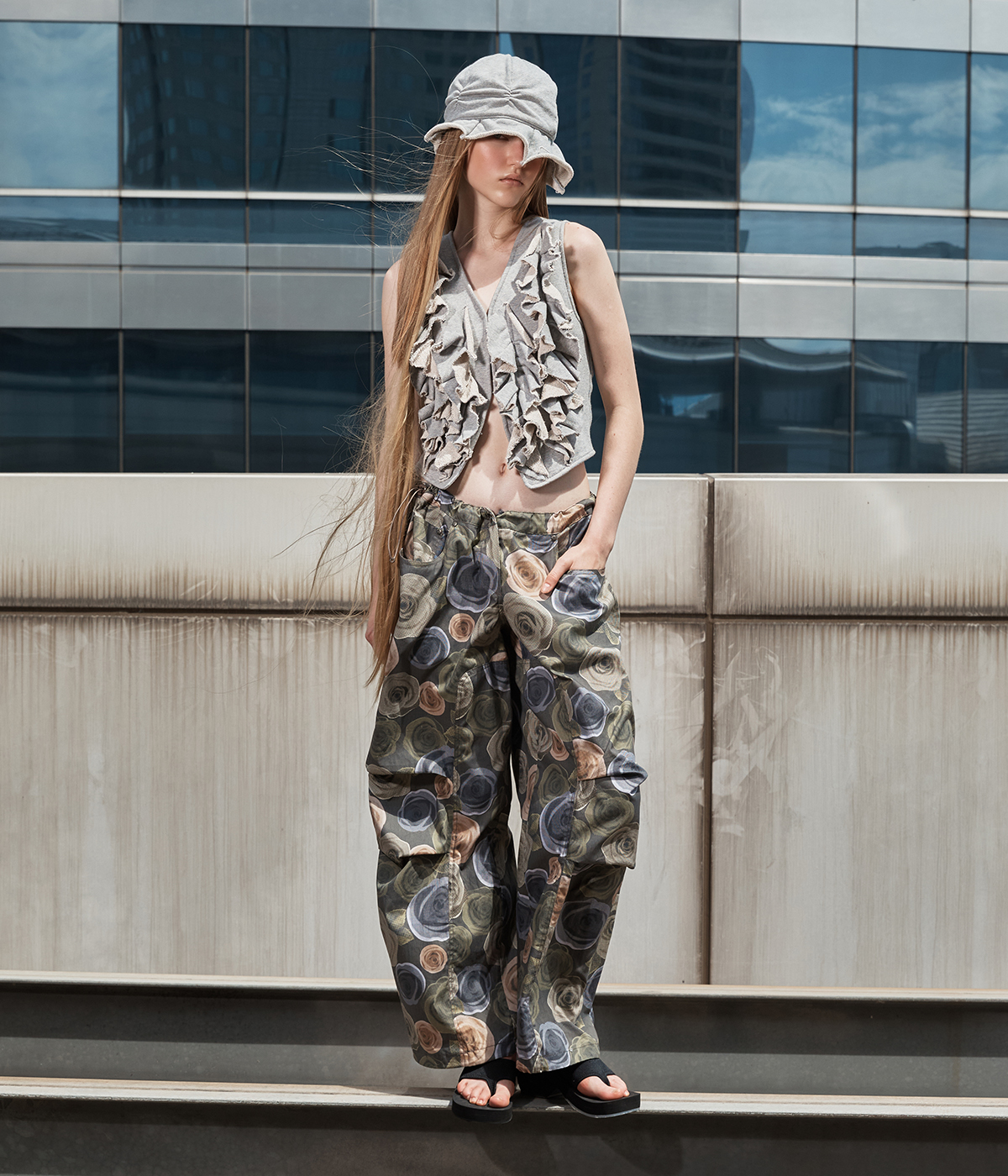 【Open Yy】CAMO ROLLED WAIST CARGO PANTS Open YY - Camo Rolled Waist Cargo Pants | HBX